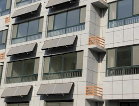 Blog perusahaan terbaru tentang Sistem fotovoltaik terintegrasi ke dalam parapet kaca balkon